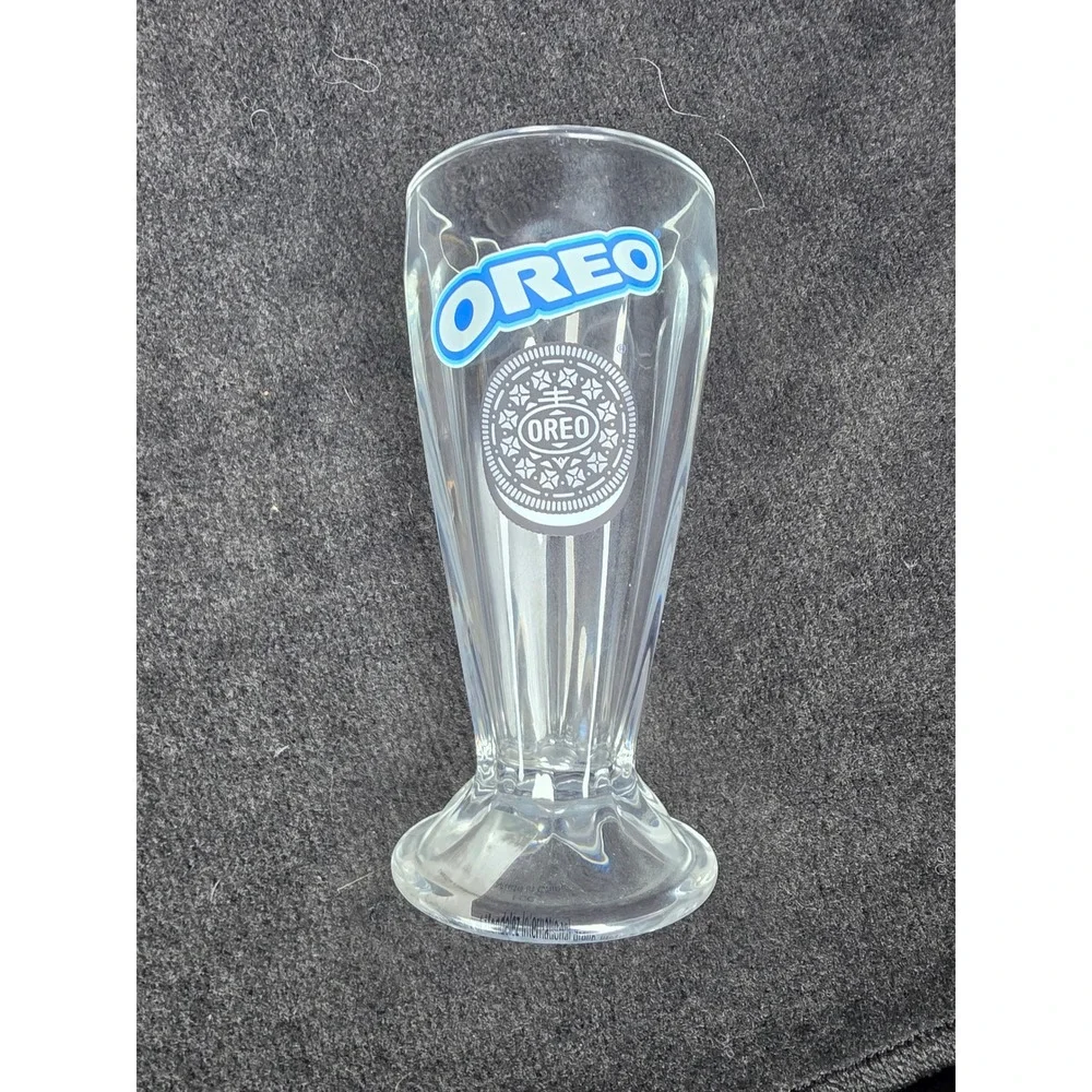 Oreo Milkshake Glass Blue Logo Cookie Graphic Clear Soda Fountain Pedestal Cup